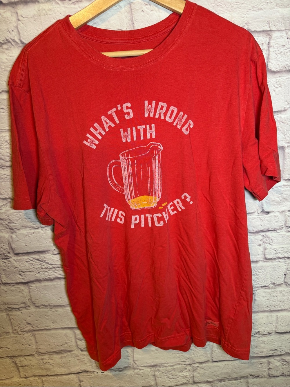 LIFE IS GOOD Beer what‎ is wrong with this Pitcher T-shirt red size Large